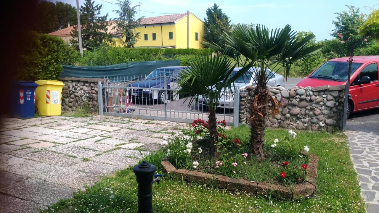 Ca' Le Rose Bed & Breakfast Bagnolo San Vito Exterior photo